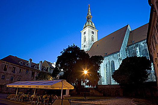 布拉迪斯拉瓦,大教堂