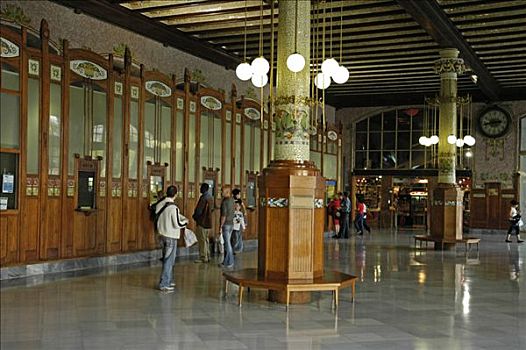 旅行者,大厅,枢纽站,买,车票,瓦伦西亚,西班牙