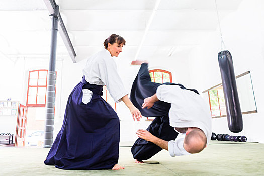 男人,女人,争斗,武术,学校