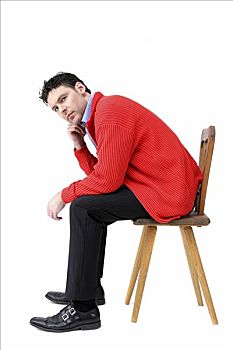 男人,穿,红色,外套,坐,老,木椅