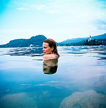 头部,肩部,女孩,室外,湖,流血,山峦,背景,斯洛文尼亚,2008年