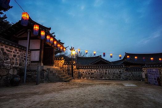 南山谷韩屋村,灯笼