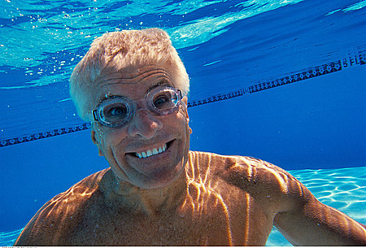 肖像,成熟,男人,水下,游泳池
