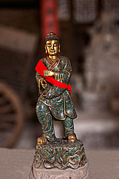 山西省晋中市平遥县古城马家大院展示的八仙塑像