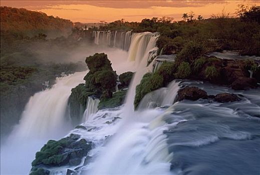 瀑布,伊瓜苏瀑布,伊瓜苏国家公园,阿根廷