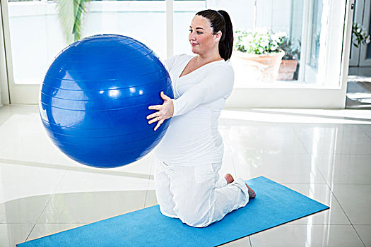 孕妇,练习,球,健身中心