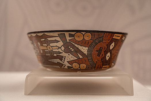 秘鲁安东尼尼教育博物馆纳斯卡文化彩绘人面陶碗