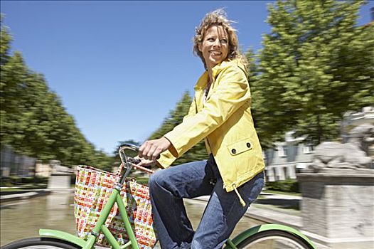 女人,骑自行车,购物袋