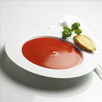 西红柿汤,吐司,罗勒