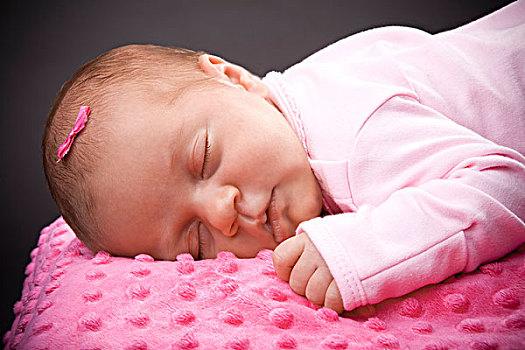 婴儿,女孩,卧,粉色,毯子