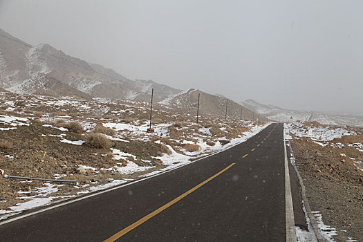 风雪天山路