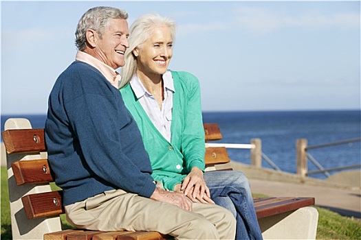 老年,夫妻,坐,长椅,海洋,一起