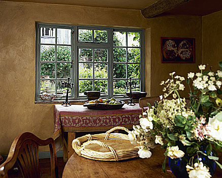 赤陶,餐厅,桌子,下方,窗户