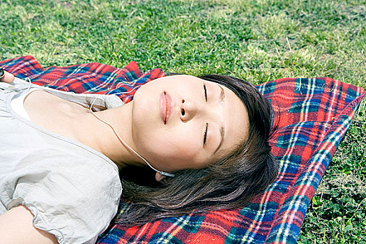 年轻,女人,睡觉,草地