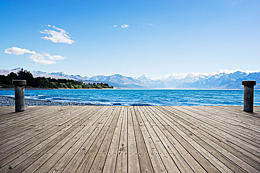 木地板,蓝色海洋,蓝天
