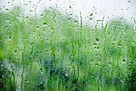 重慶至長(zhǎng)沙G73高速公路雨中即景