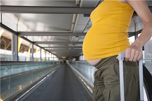 怀孕,肚子,室内,机场