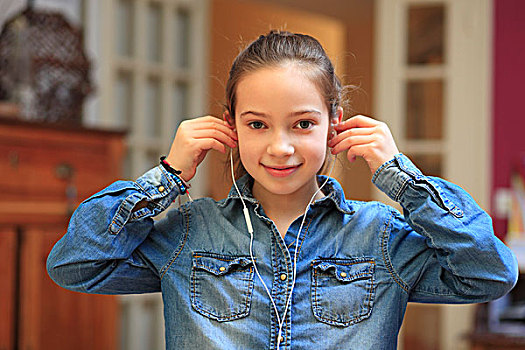 法国,11岁,女孩,听,音乐