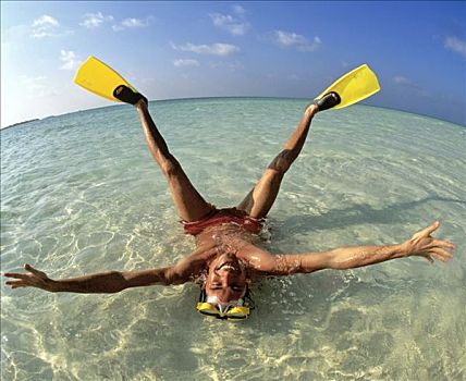 男青年,穿,脚蹼,放入,浅水,度假,马尔代夫,印度洋