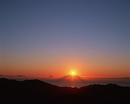 日出,岛屿