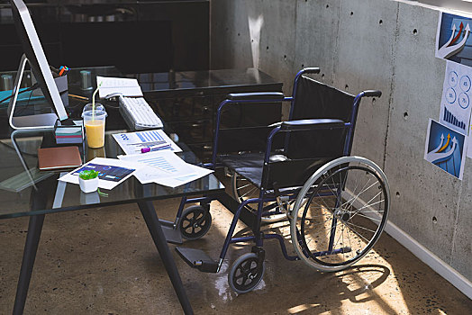 轮椅,书桌,办公室