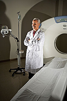 美国黑人,放射科医生,ct扫描