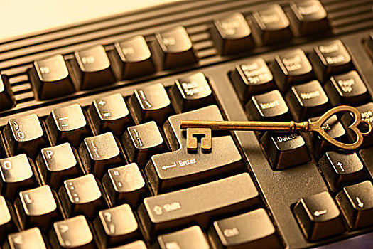 键盘上放着钥匙