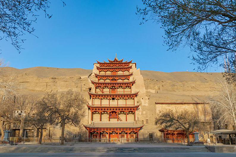 敦煌莫高窟_九层楼全景_高清图片_全景视觉