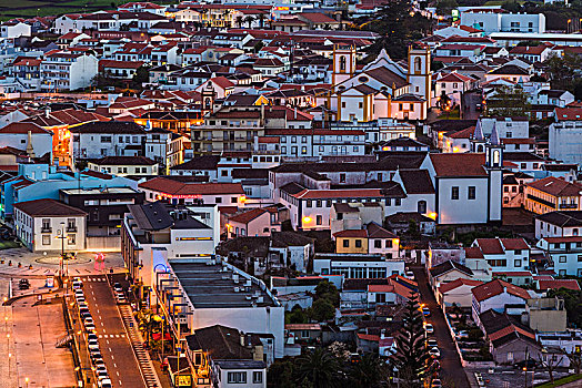 葡萄牙,亚速尔群岛,岛屿,城镇景色,晚间