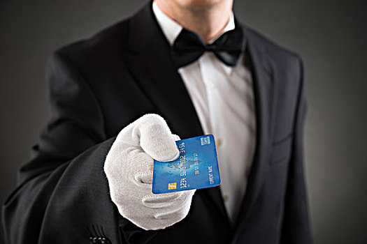 服务员,给,信用卡