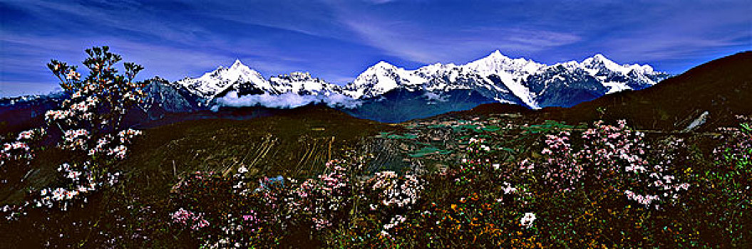 云南香格里拉梅里雪山