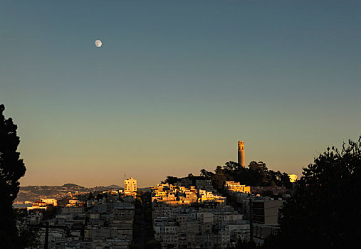 月照旧金山
