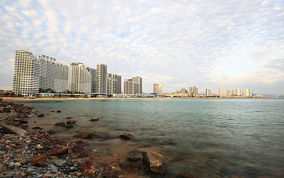 霞涌海边的高楼大厦