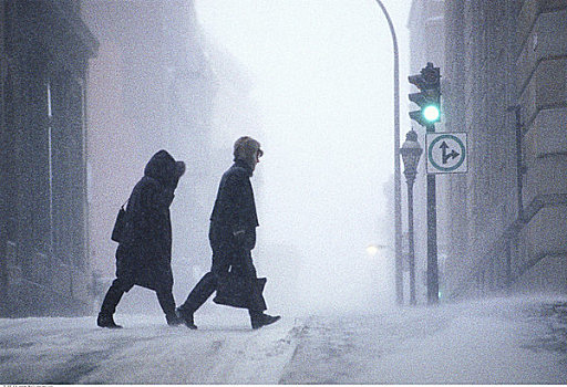 人,穿过,城市街道,暴风雪,蒙特利尔,魁北克,加拿大