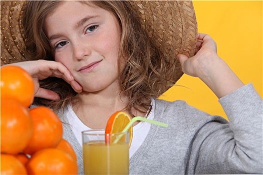 小女孩,戴着,帽子,杯子,橙汁