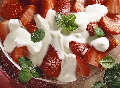 草莓,香草沙司