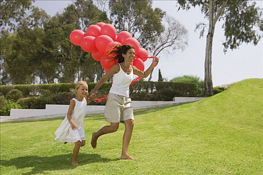女孩,母亲,跑,气球