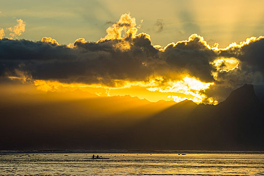 剪影,太阳光线,云,上方,茉莉亚岛,帕皮提,塔希提岛