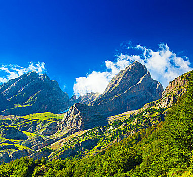 比利牛斯山脉,夏天,风景