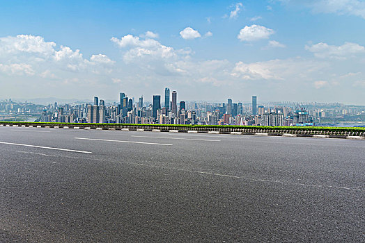 城市道路和广州摩天大楼