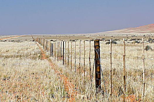 栅栏,边界,纳米比诺克陆夫国家公园,纳米比亚,非洲