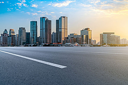 上海外滩和城市道路广场沥青路面