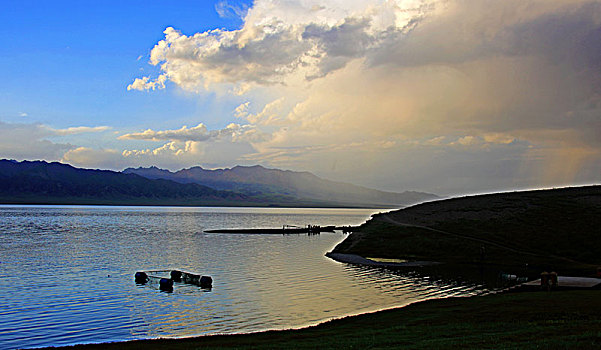 伊犁赛里木湖