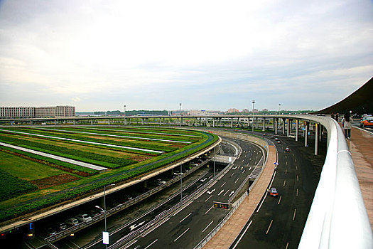 北京首都国际机场3号航站楼出港公路