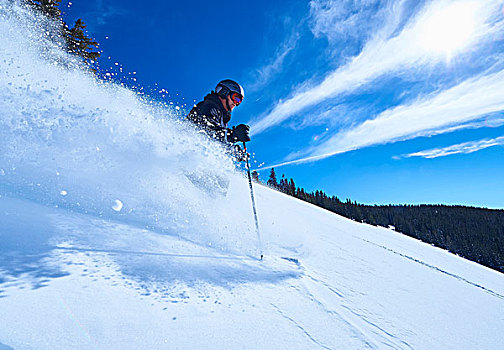 男人,滑雪,大雪,遮盖,山坡,白杨,科罗拉多,美国