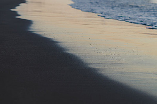 模糊背景,波浪,黑沙,海滩,日落
