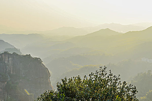 山,丹霞,太阳,蓝天,大气,山脉,驴友,旅行,地质公园,丹霞地貌,灌木,树,草,水潭,素材,平面设计