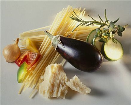 意大利面,蔬菜,药草,巴尔马干酪