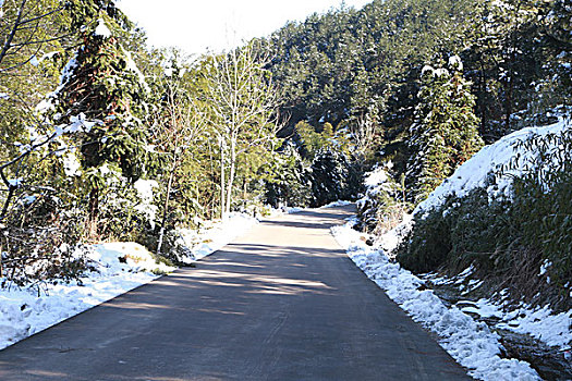 雪山道路