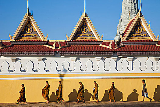 柬埔寨,金边,僧侣,走,正面,墙壁